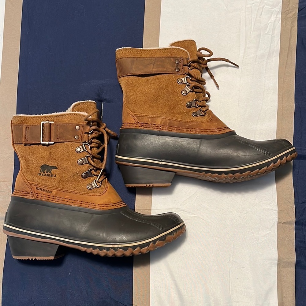 Womens Sorel waterproof boots. Size 9.5